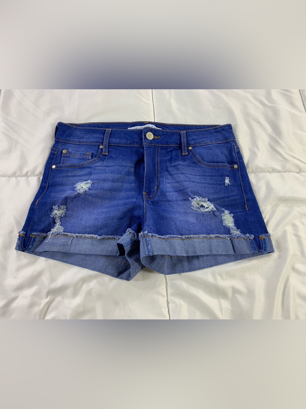 Pre loved CELEBRITY PINK shorts womens size 7/28